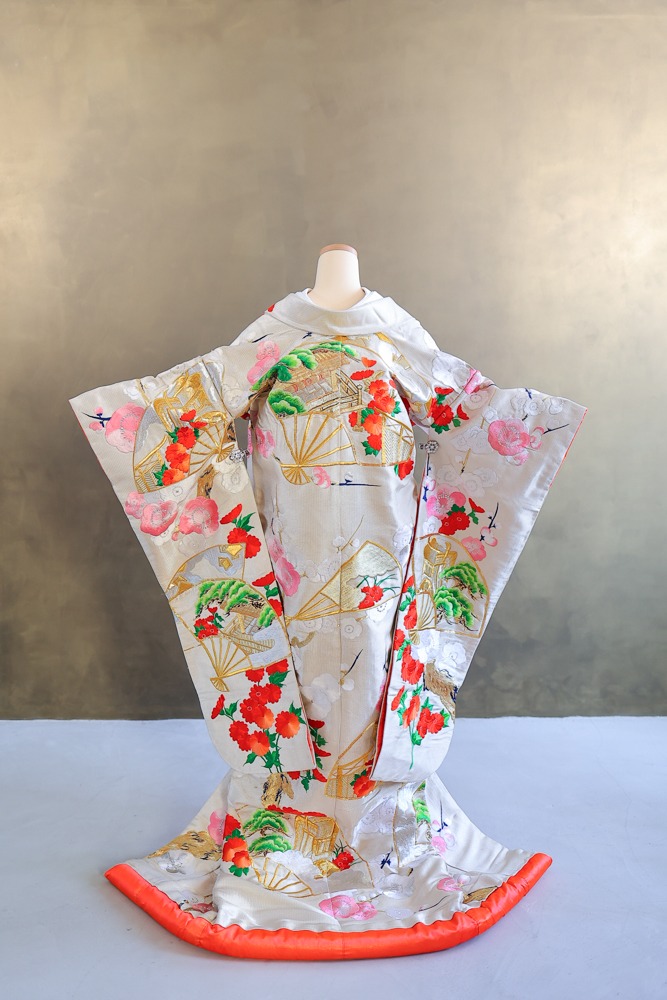 ロケーション衣装 02 正面